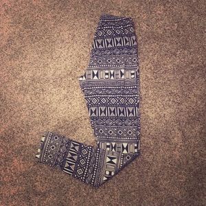 Tribal print leggings